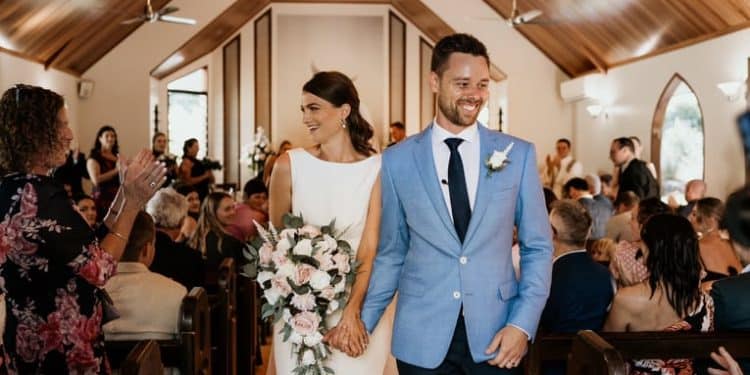 10 Easy Tips on What to Wear to a Church Wedding