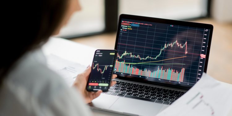 Is Taking out Lån Til Aksjer (Loans for Shares) a Good Strategy?