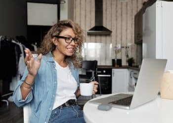 Digital Dialogue: How to Foster Genuine Connections in the Online Social Landscape