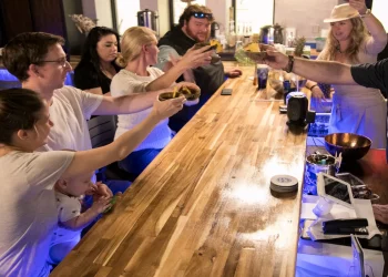 Kratom Bar Vs Regular Bars: How Are They Different?