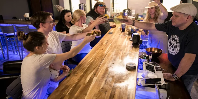 Kratom Bar Vs Regular Bars: How Are They Different?