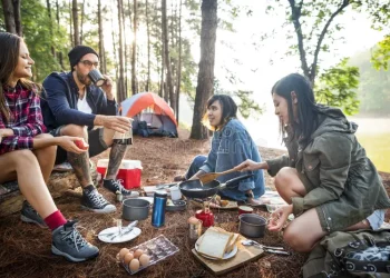 7 Tips for Eating Healthy While On The Campaign Trail