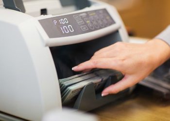 Advantages of Using Cash Counting Machine for Your Business