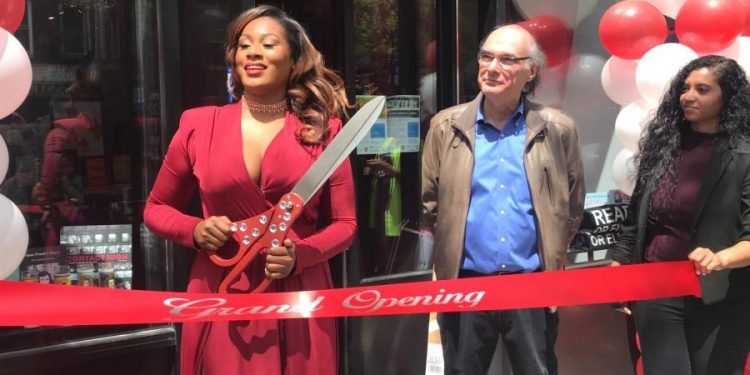 Noëlle Santos Opens Lit.Bar: Only Bookstore in the Bronx
