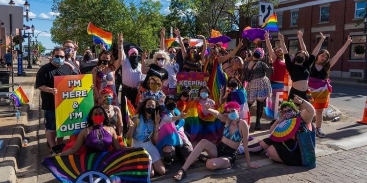 Cam Site Etiquette: Tips for a Respectful Experience in Gay Spaces