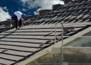 5 Top Signs That You Need a Roof Replacement