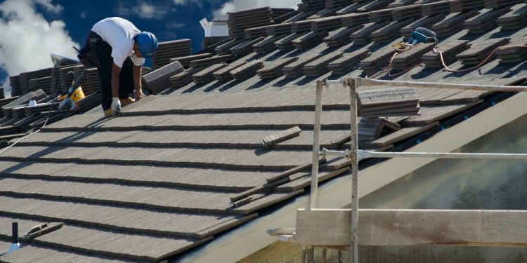 5 Top Signs That You Need a Roof Replacement