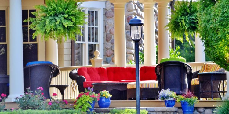 Exterior Wall Decor to Enhance Your Outdoor Space