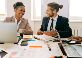How Does Agile Improve Software Development Efficiency?