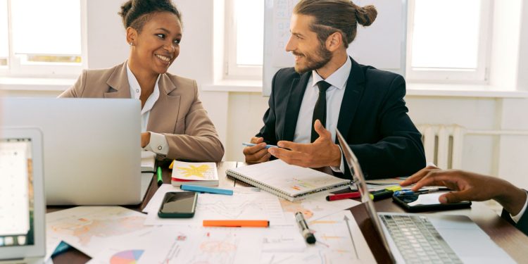How Does Agile Improve Software Development Efficiency?