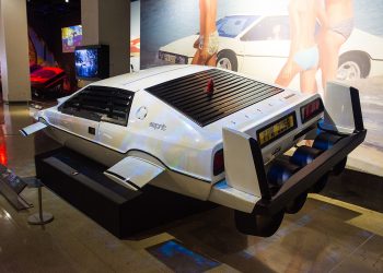 Celebrating Famous Cars In Movies History: Lotus Esprit - The Spy Who Loved Me 1977