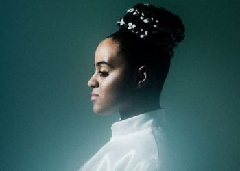 Seinabo Sey Brings Strong Vocals and Simple Tones
