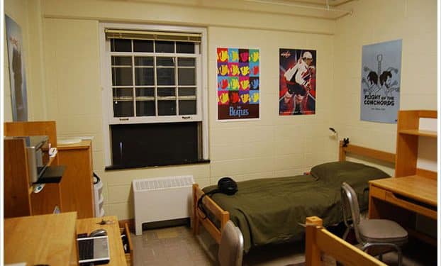 How To Create a Personalized Study Space in College Dorms