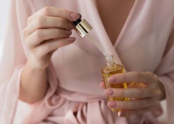 The Essential Ingredients to Look for in Face Serums