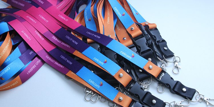 5 Practical Ways Custom Lanyards Can Improve Event Security