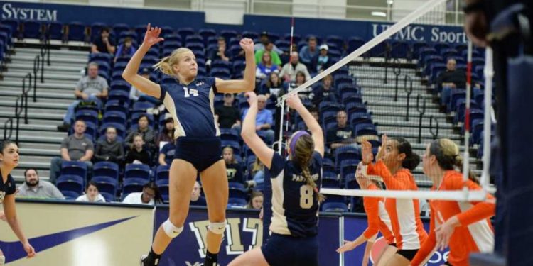 Volleyball Splits Weekend Games