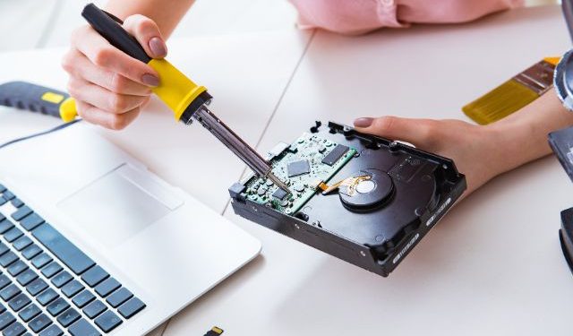 When Disaster Strikes: Your Guide to Choosing a Canadian Data Recovery Company