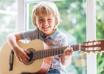 When Is the Best Time to Take Guitar Lessons?