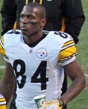 Through two weeks of the season, Steelers wide receiver Antonio Brown has made headlines for both his catches and his celebrations. (Courtesy of Wikimedia)