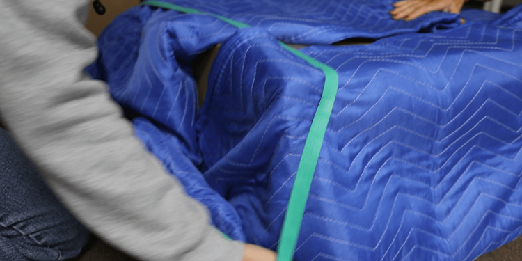 Why Mover & Truckers Should Use a Moving Blanket for Their Next Move