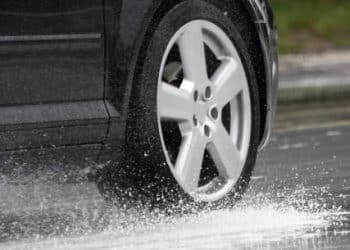 Stopping Distances and Tyre Wear: Road Safety for UK Drivers