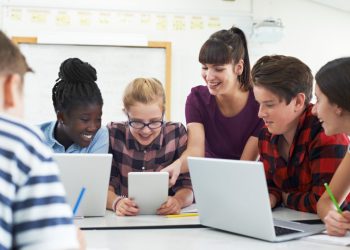 Five Best Ways Students Can Get Higher Grades Using Technology
