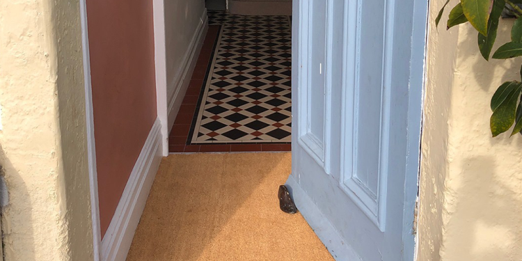 Front doors are the reflection of the home. Here's a guide to help you find the perfect doormat for your home.