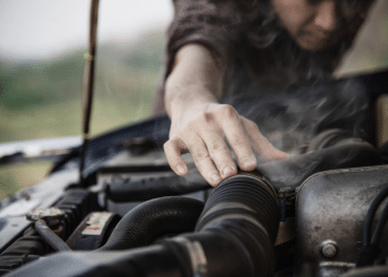 What does the price of a new catalytic converter control unit for Ford Taurus depend on?