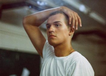 Omar Apollo Captivates on “Apolonio”