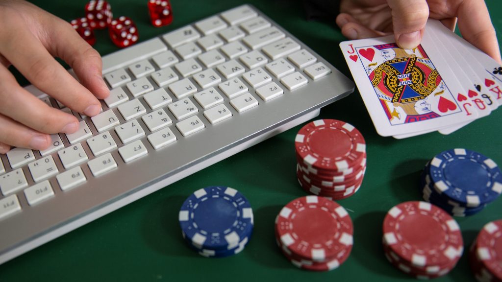 What Makes Online Casinos Such A Good Way To Pass Time - The Fordham Ram