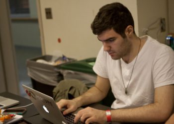 Students Link Up at RPI for Hackathon