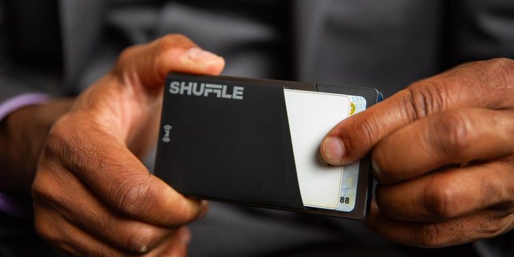 The Mindset and Psychological Benefits of Using a Minimalist Wallet