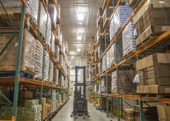 What Types Of Businesses Can Benefit From Using Warehousing Services?