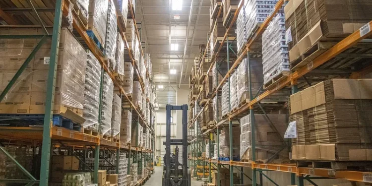 What Types Of Businesses Can Benefit From Using Warehousing Services?