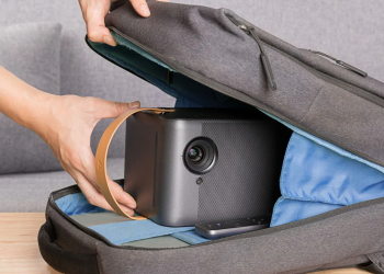 Big Screen, Small Package: The Future of Compact and Lightweight Portable Projectors