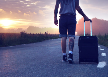 How To Choose The Right Luggage Set For Your Needs