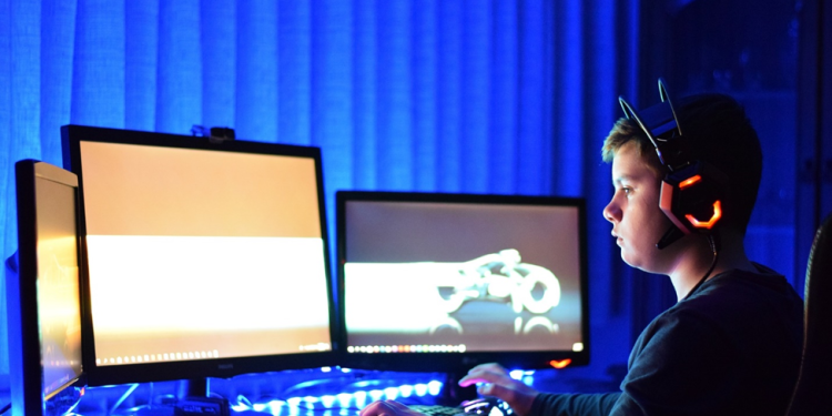 How to Effectively Protect Your Child’s Online Activities?
