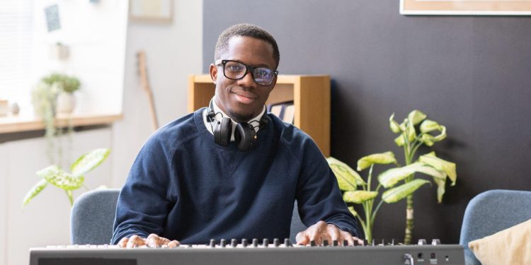 Time to Switch: 6 Reasons Why Learning Online Piano Lessons Is Super Effective to Learn