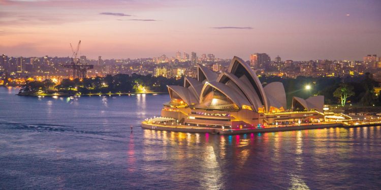 Why is Sydney Perfect for Solo Travel?