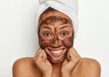 A Holistic Approach to Wrinkle Prevention: Embracing Natural Methods