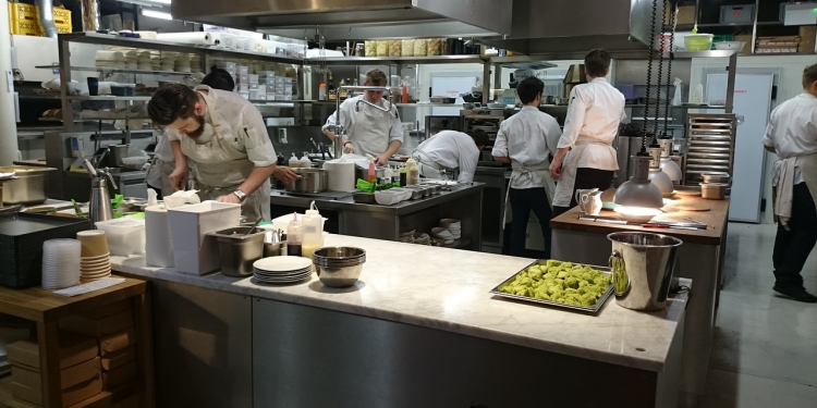 Revolutionizing Culinary Arts: The Emergence of Waterjet Cutting in Commercial Kitchens