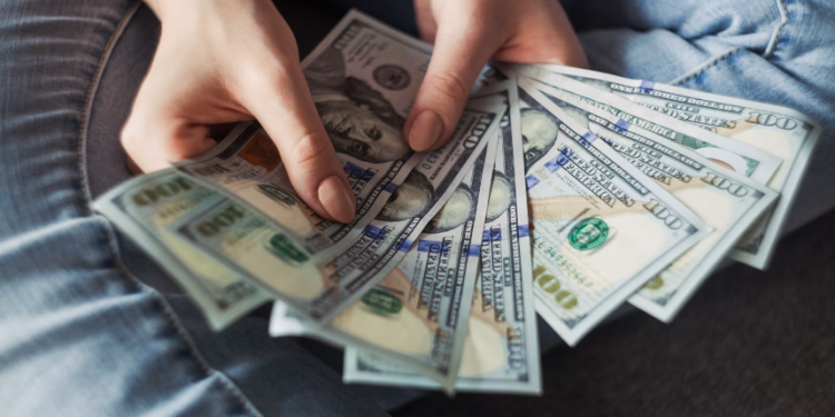 How can a Guarantor Help You Avail a Loan?