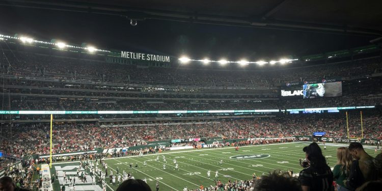 Decoding NFL Betting Trends: Insights for Smarter Wagers