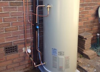 5 Expert Reasons Why You Need a Professional Plumber to Install Your New Water Heater